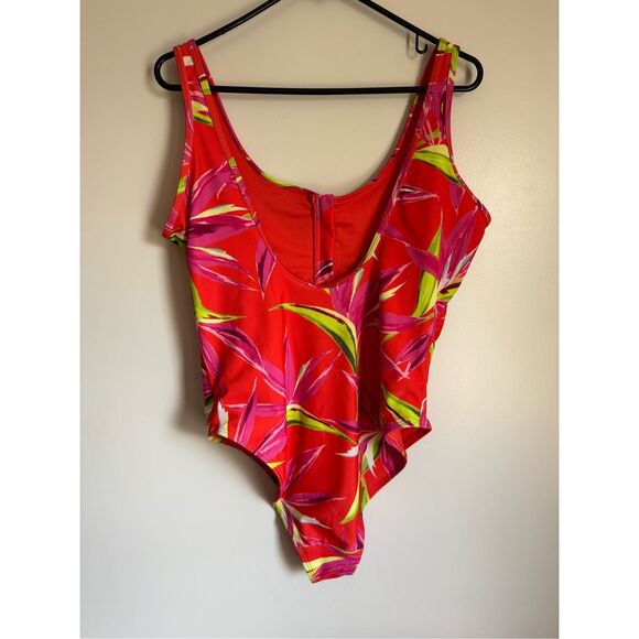 Old Navy Womens Red Floral Half Zip One Piece Swimsuit sz L Vacation Beach‎ - Picture 7 of 7